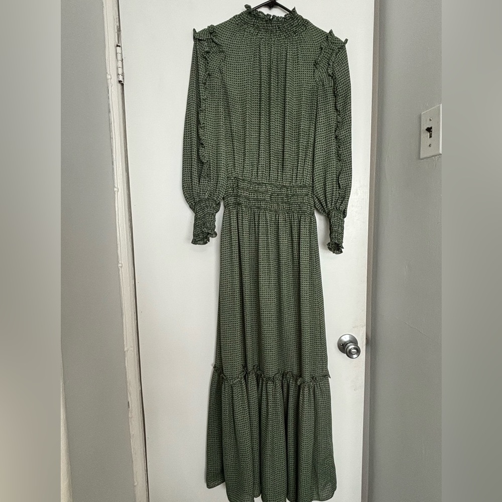 Max studio hunter green ruffled sleeved maxi dress size S/M
